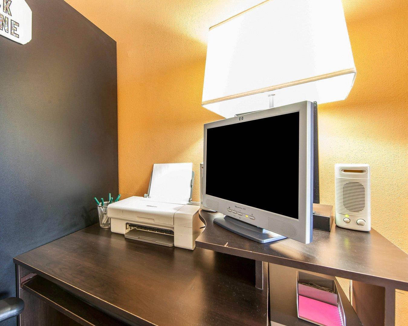 Business center | Quality Inn Maysville