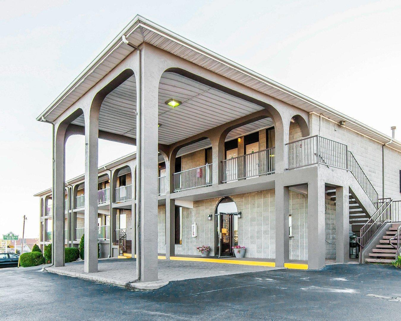 Hotel exterior | Quality Inn Maysville