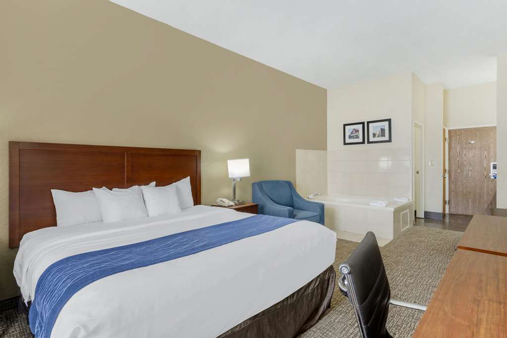 COMFORT INN AND SUITES LA GRANGE --guestroom-Guest Room,Suite,On-Site.jpg