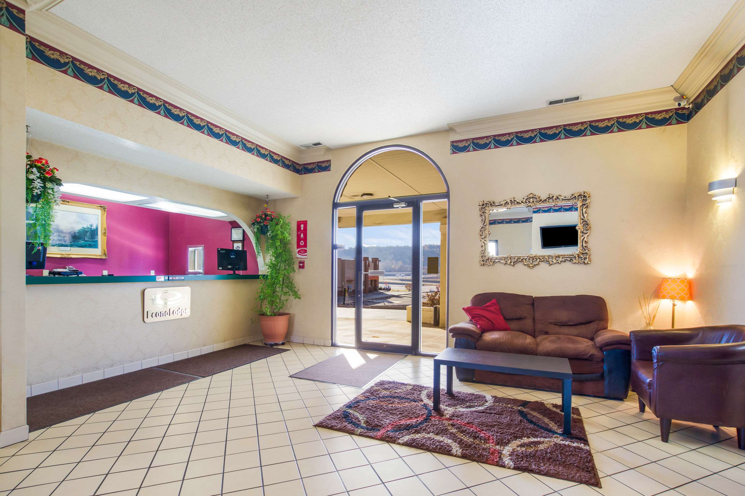 Hotel lobby | Econo Lodge
