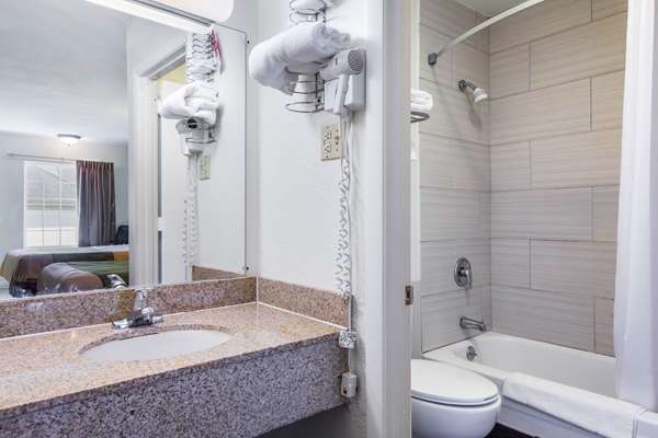  - Econo Lodge Corbin - I-75, Exit 25