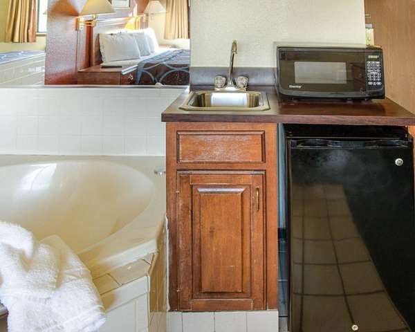  - Rodeway Inn Florence - I-71 & I-75, Exit 180