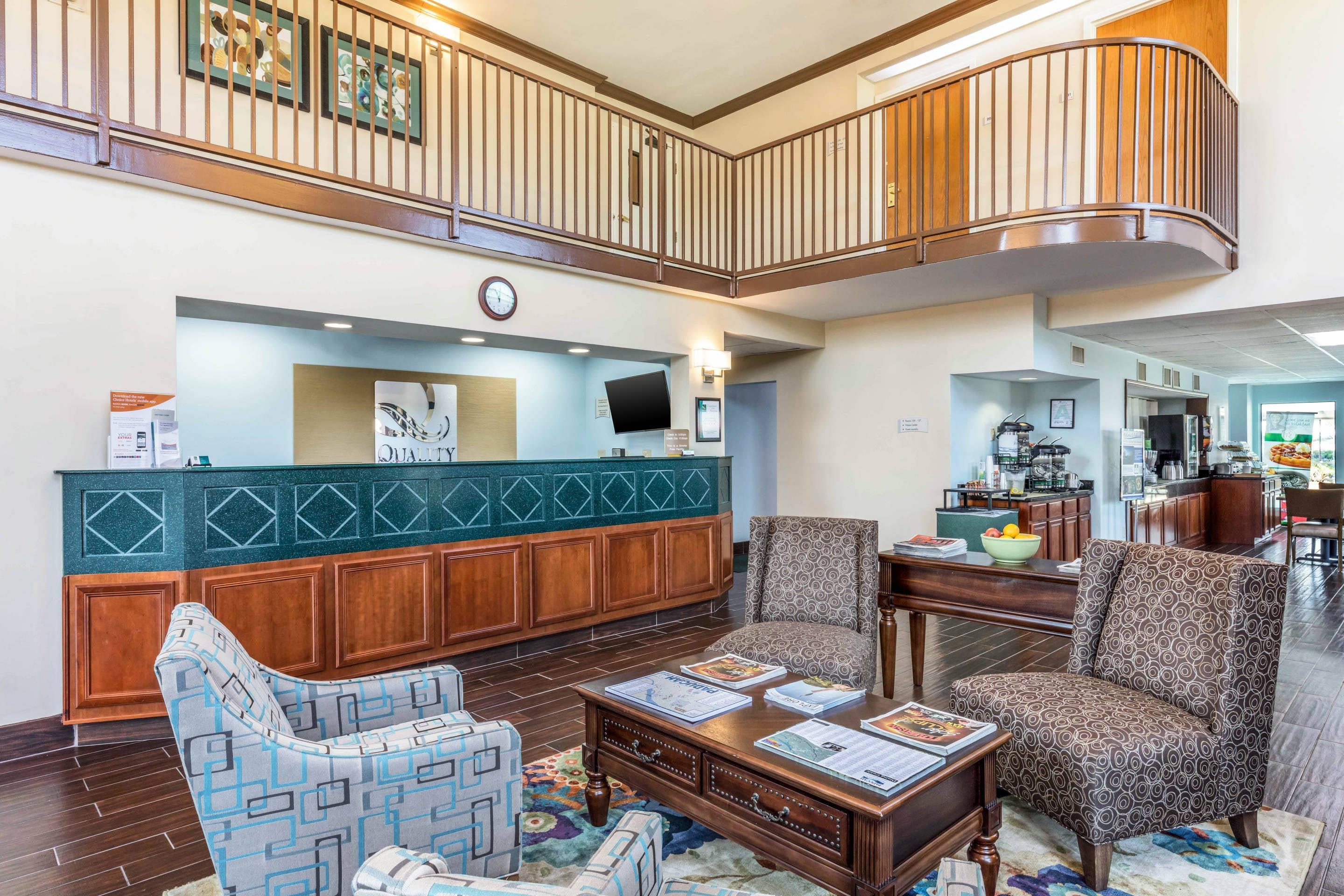 Hotel lobby | Quality Suites