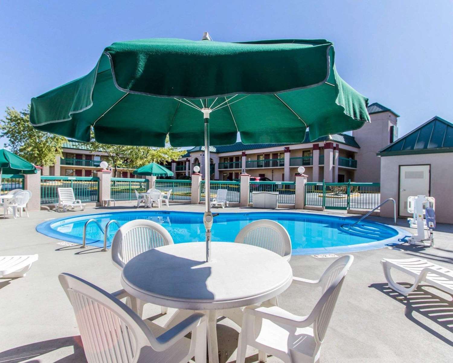 Quality Inn Oak Grove, KY See Discounts