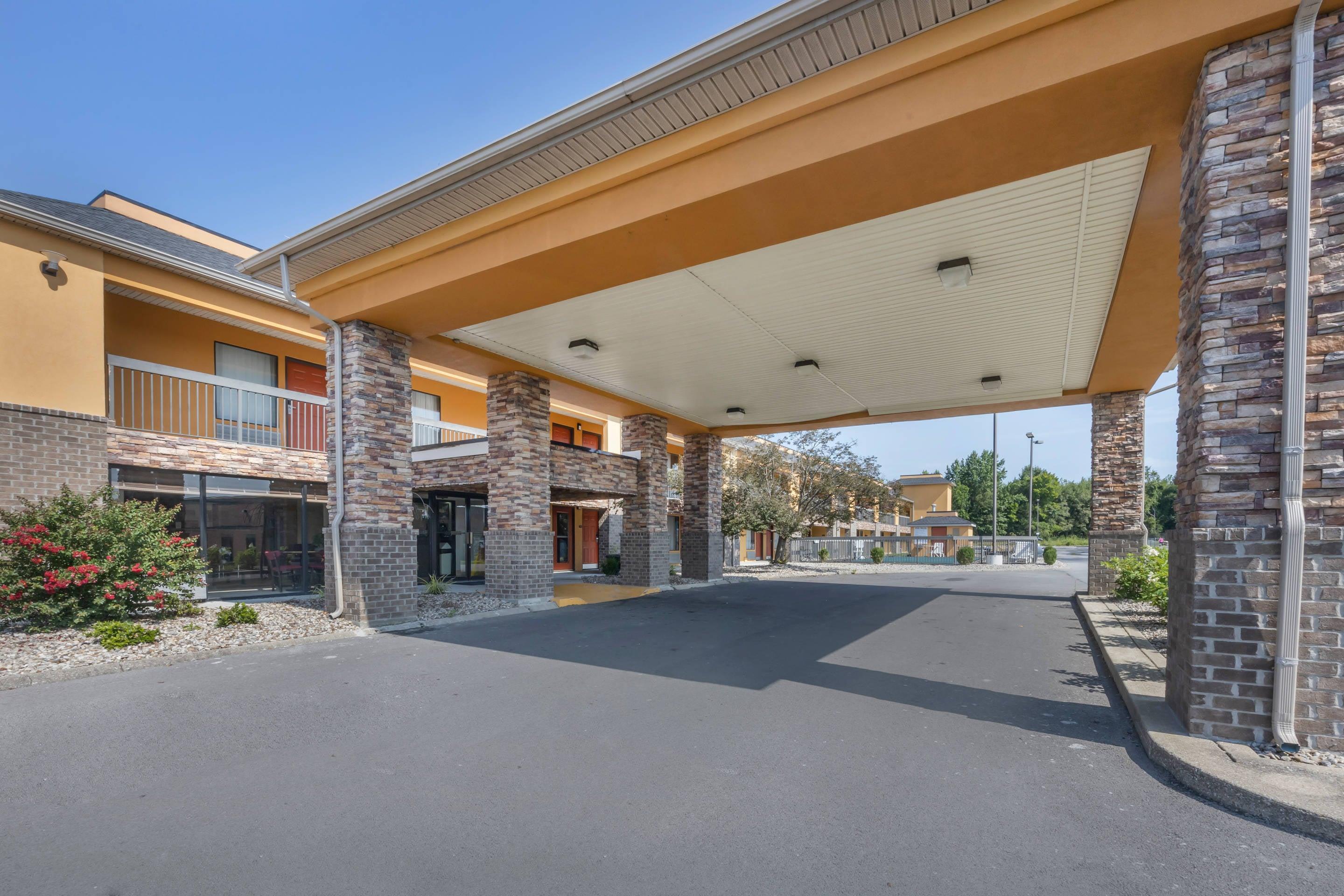 Hotel exterior | Quality Inn Glasgow