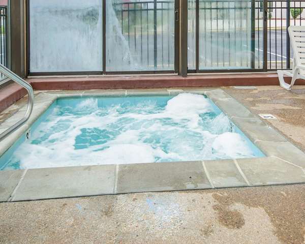 Pool - Econo Lodge London - I-75, Exit 41