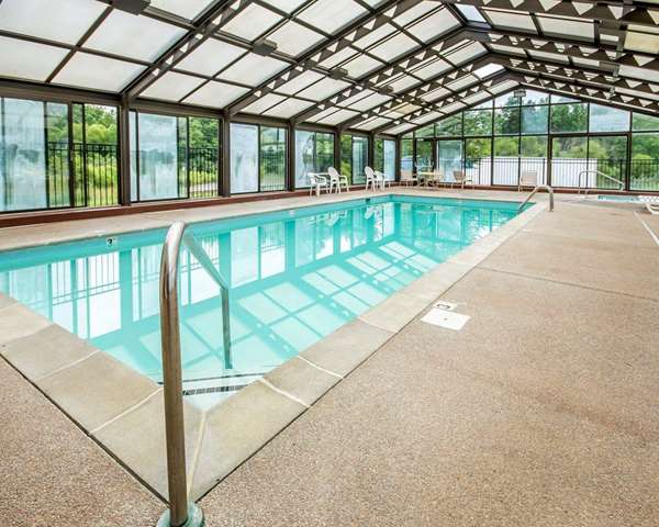 Pool - Econo Lodge London - I-75, Exit 41