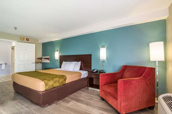  - Econo Lodge Inn & Suites Brooks - I-65, Exit 121