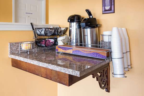 Amenities - Econo Lodge Inn & Suites Brooks - I-65, Exit 121