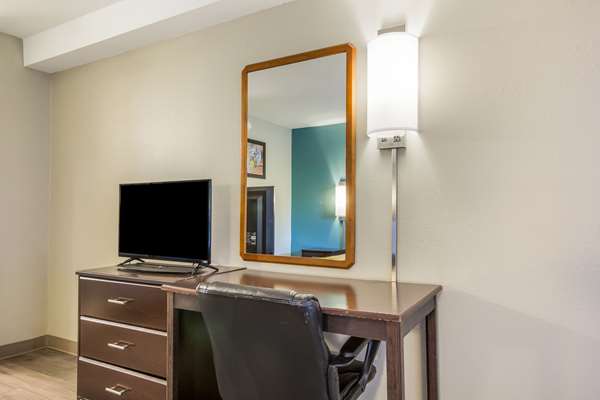  - Econo Lodge Inn & Suites Brooks - I-65, Exit 121