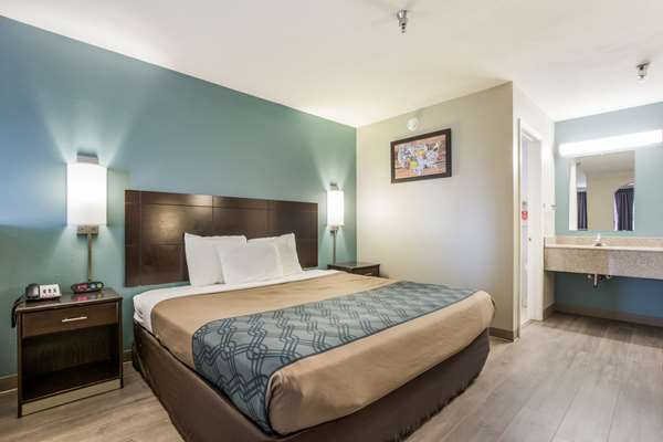  - Econo Lodge Inn & Suites Brooks - I-65, Exit 121