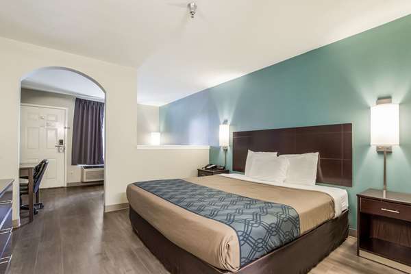  - Econo Lodge Inn & Suites Brooks - I-65, Exit 121