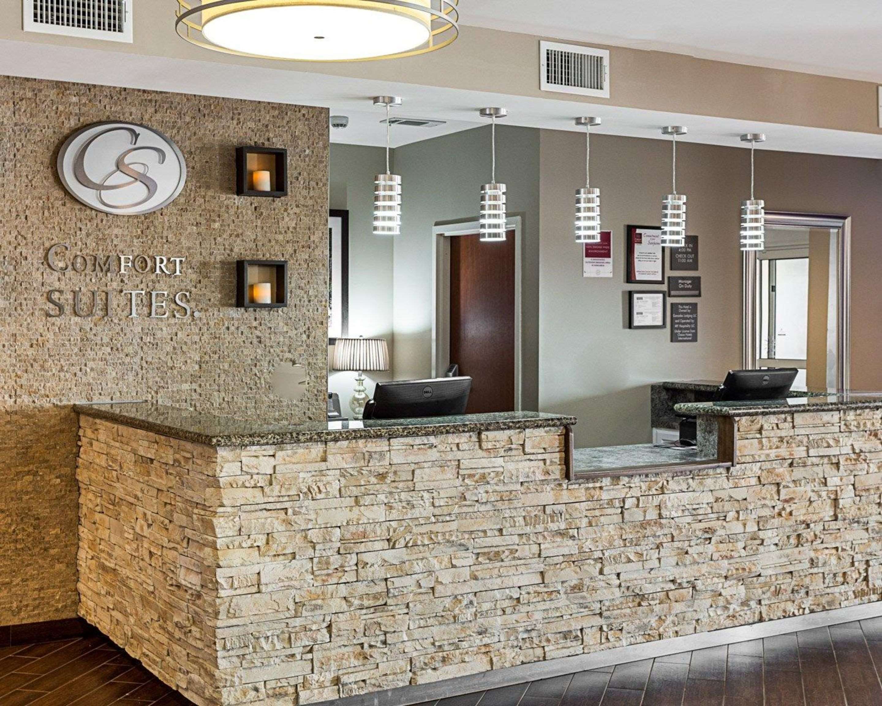 Hotel lobby | Comfort Suites near Tanger Outlet Mall