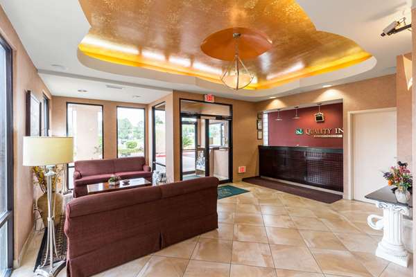  - Quality Inn Alexandria - I-49, Exit 86