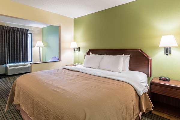  - Quality Inn Alexandria - I-49, Exit 86
