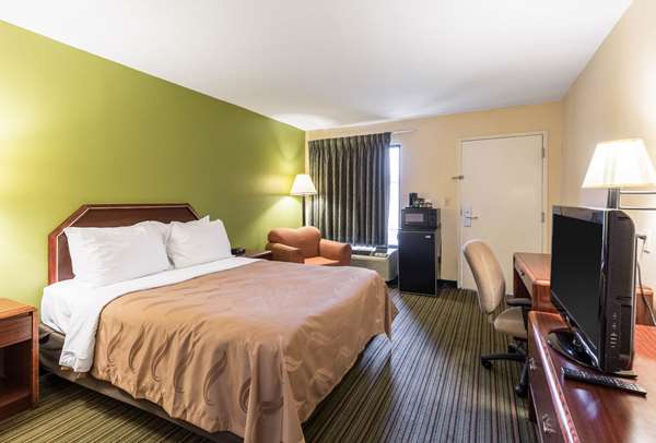  - Quality Inn Alexandria - I-49, Exit 86