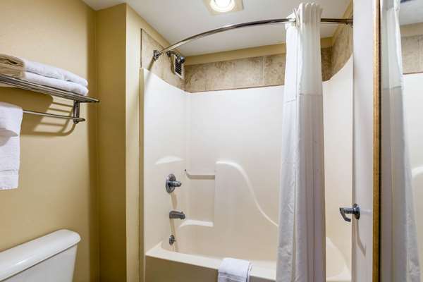  - Quality Inn Alexandria - I-49, Exit 86