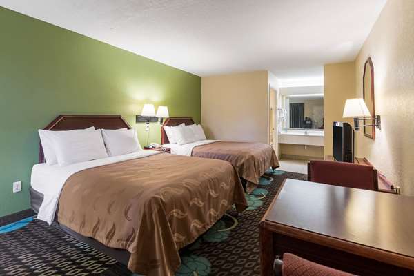  - Quality Inn Alexandria - I-49, Exit 86
