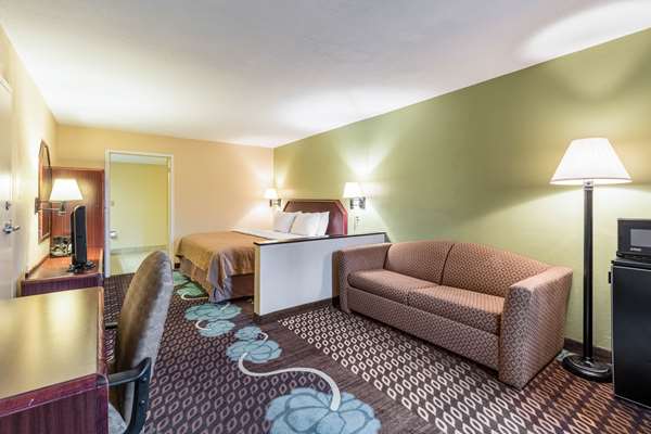 Suite - Quality Inn Alexandria - I-49, Exit 86