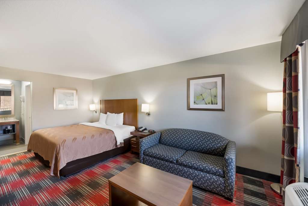 QUALITY INN NATCHITOCHES-guestroom-Guest Room,Suite,On-Site.jpg