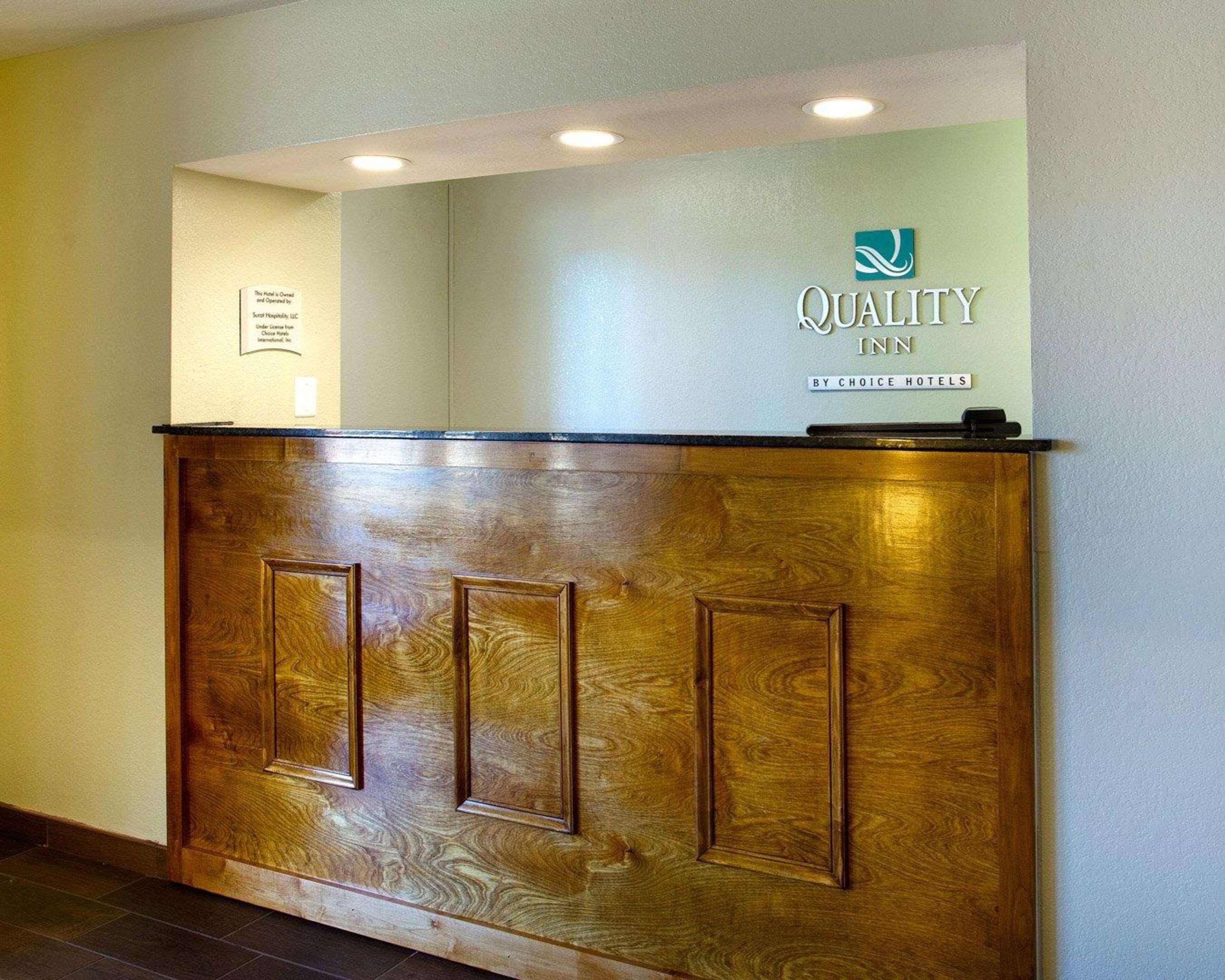 Front desk | Quality Inn Hammond