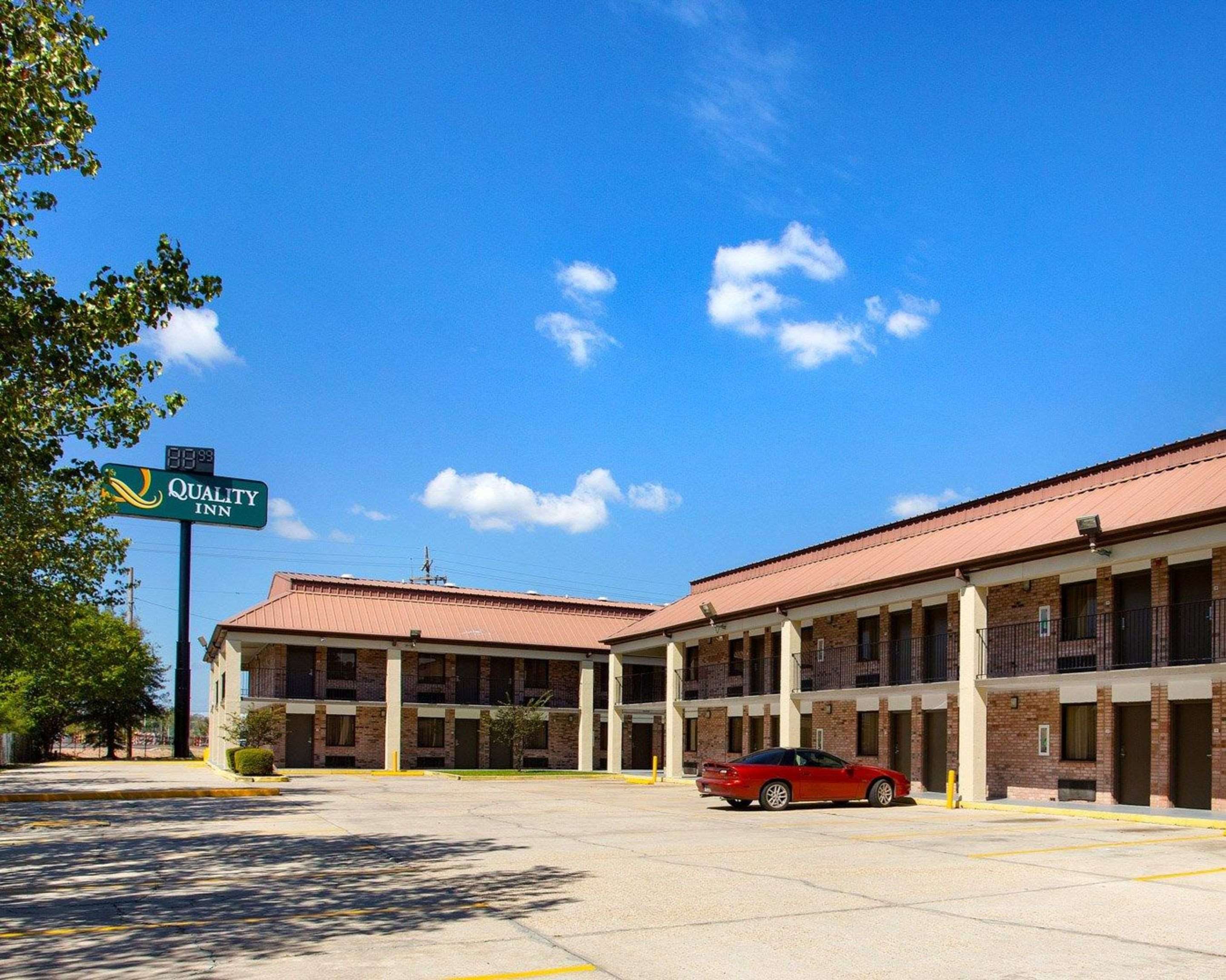 Hotel exterior | Quality Inn Hammond