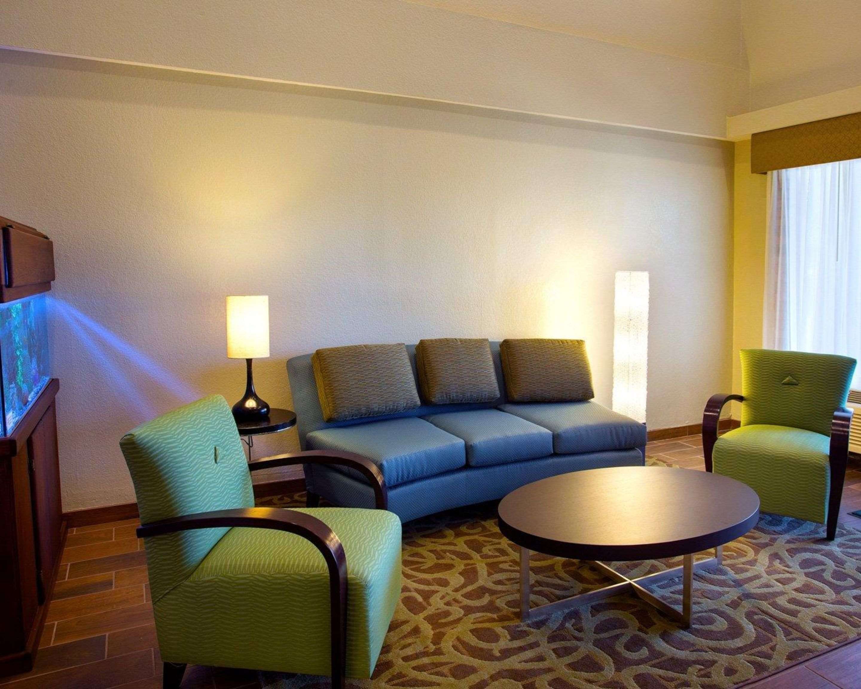 Lobby with sitting area | Quality Inn Hammond