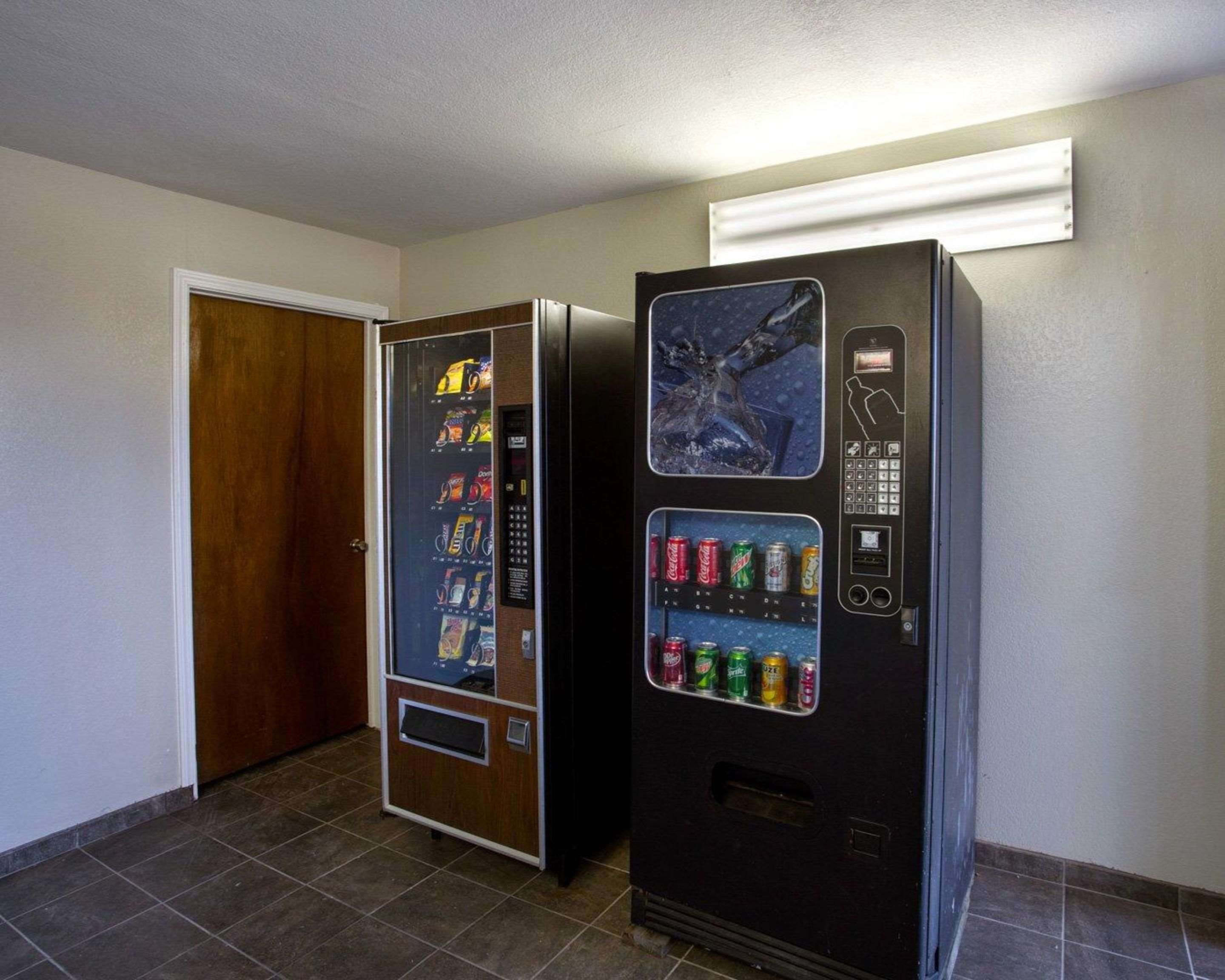 Hotel vending areas | Quality Inn Hammond
