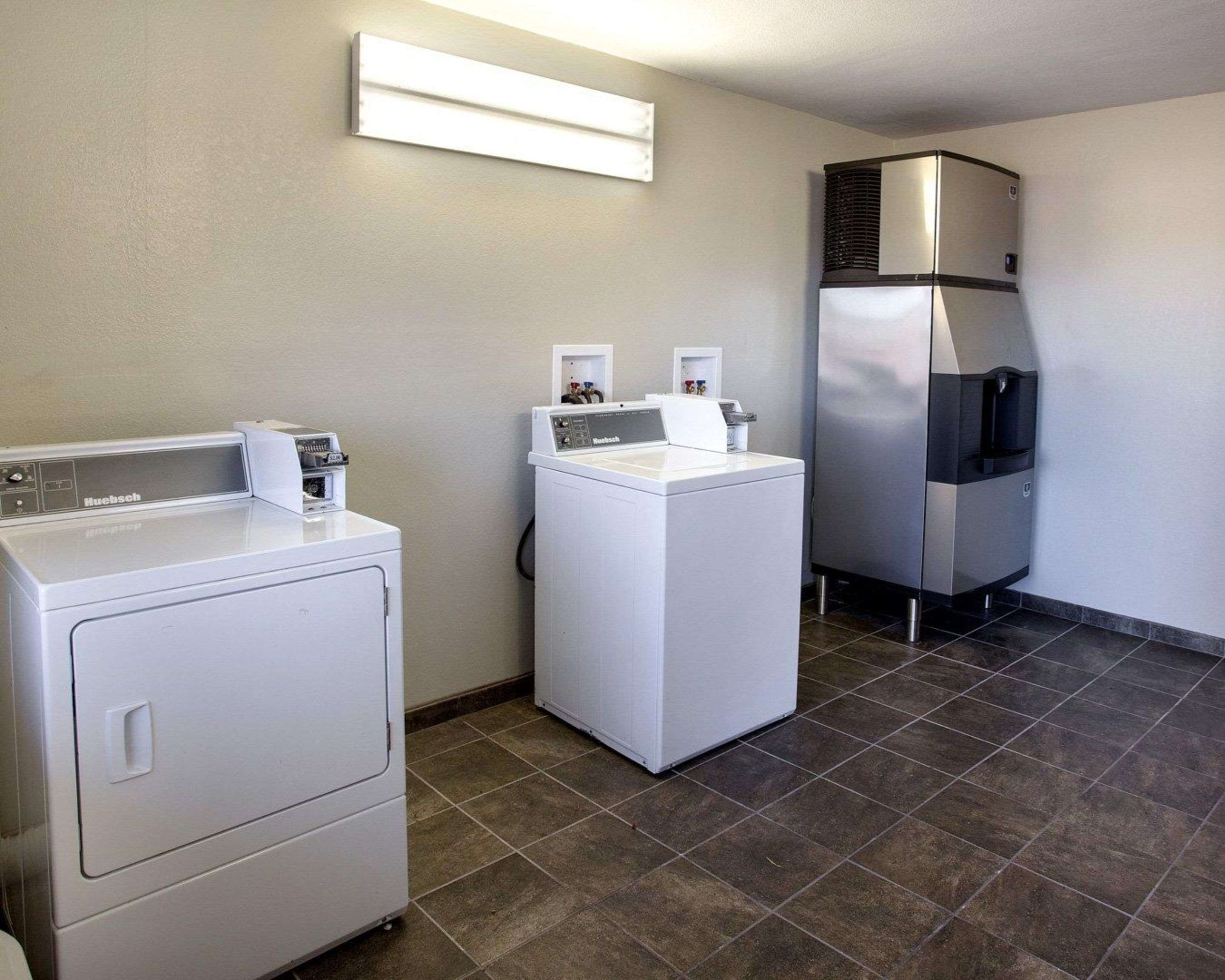 Guest laundry facilities | Quality Inn Hammond