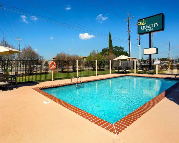 Pool - Quality Inn Hammond