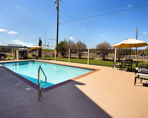 Pool - Quality Inn Hammond