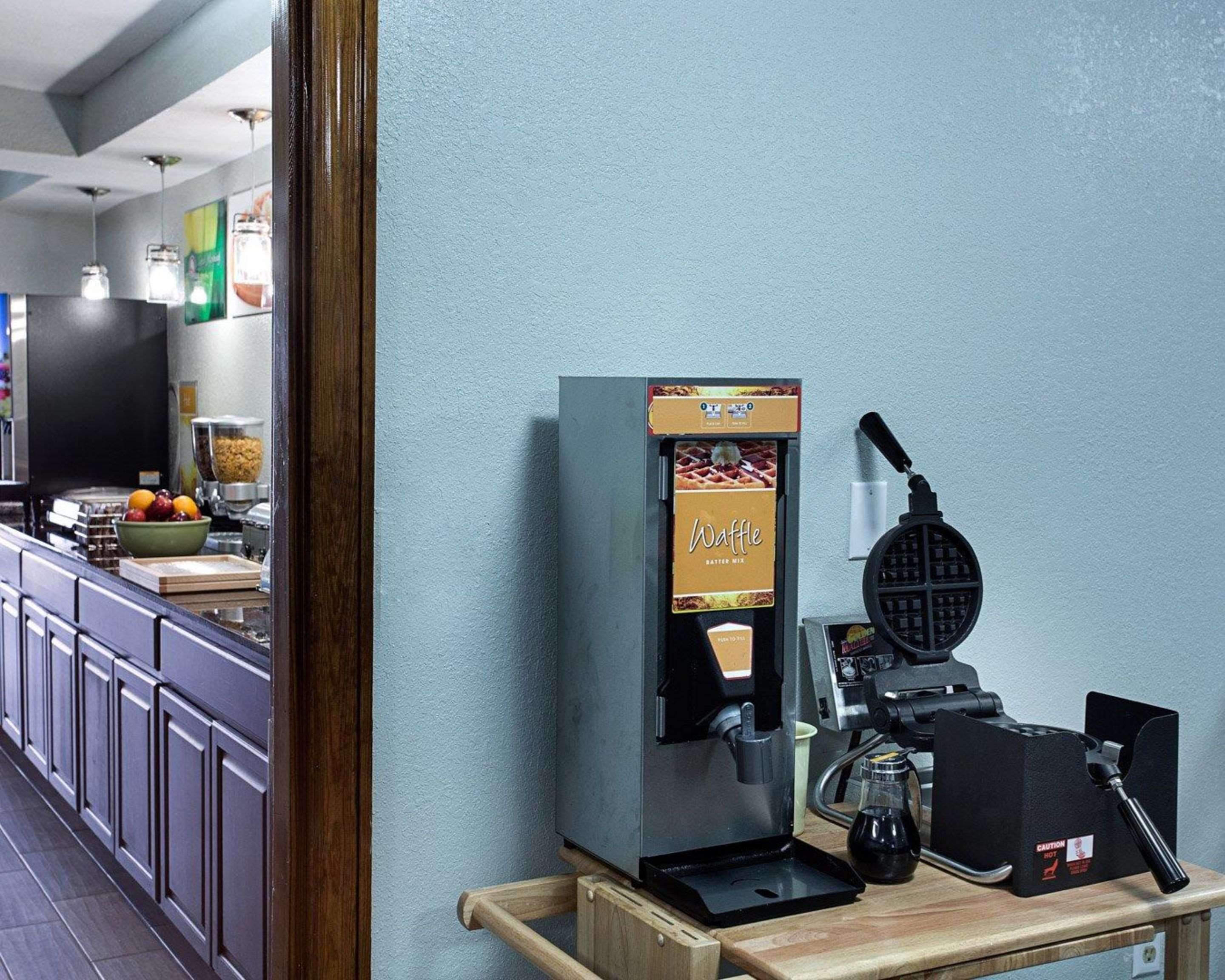 Free breakfast with waffles | Quality Inn Hammond