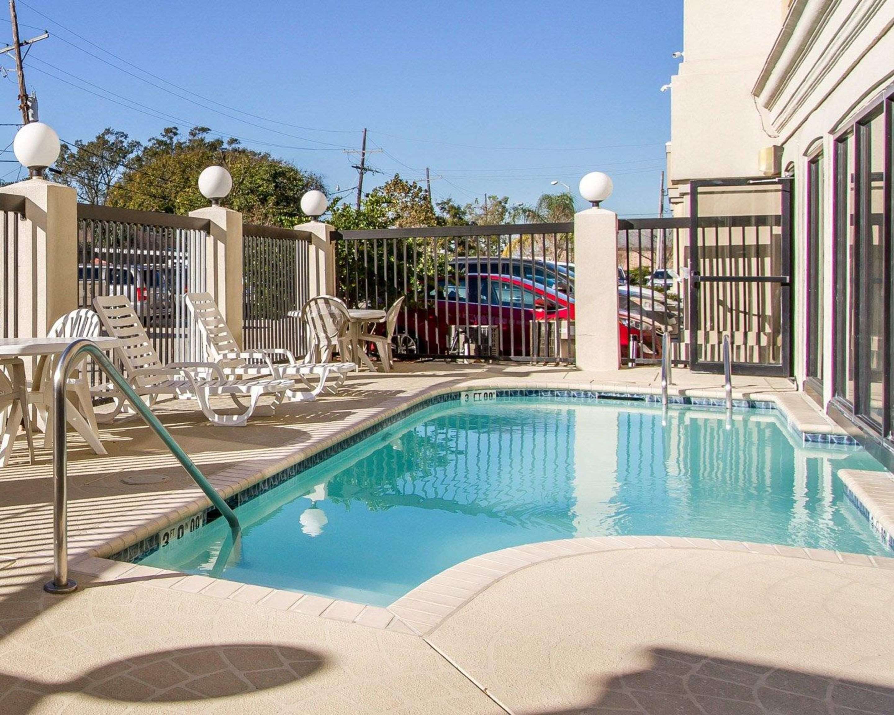 Indooroutdoor pool