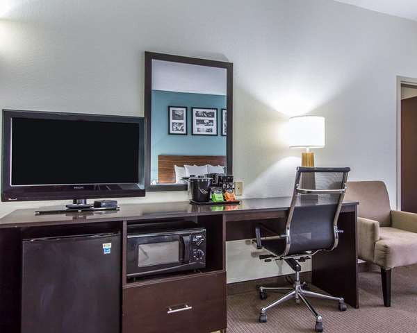 Suite - Sleep Inn Scott - I-10, Exit 100