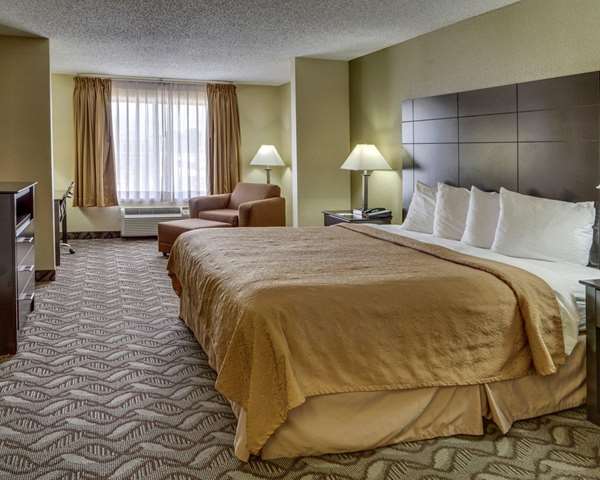  - Quality Suites Baton Rouge - I-12, Exit 7