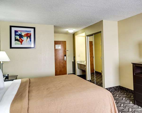  - Quality Suites Baton Rouge - I-12, Exit 7