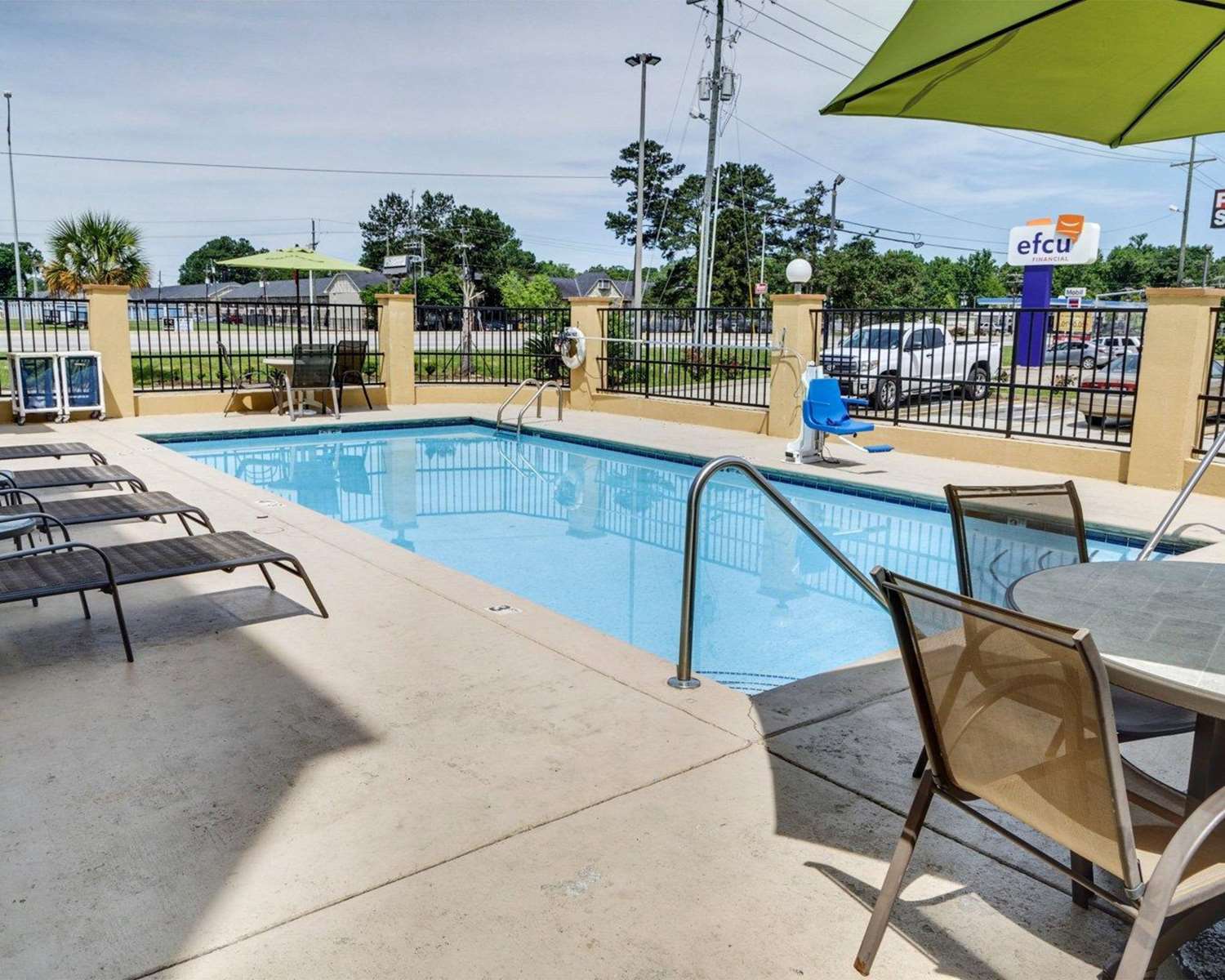 Quality Suites Baton Rouge, LA See Discounts