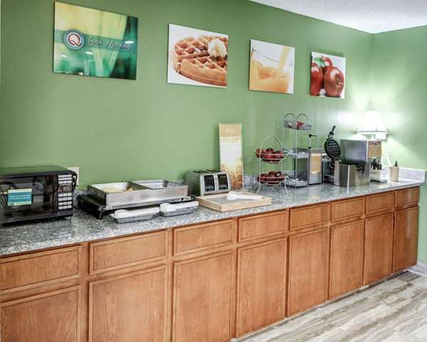 Amenities - Quality Suites Baton Rouge - I-12, Exit 7