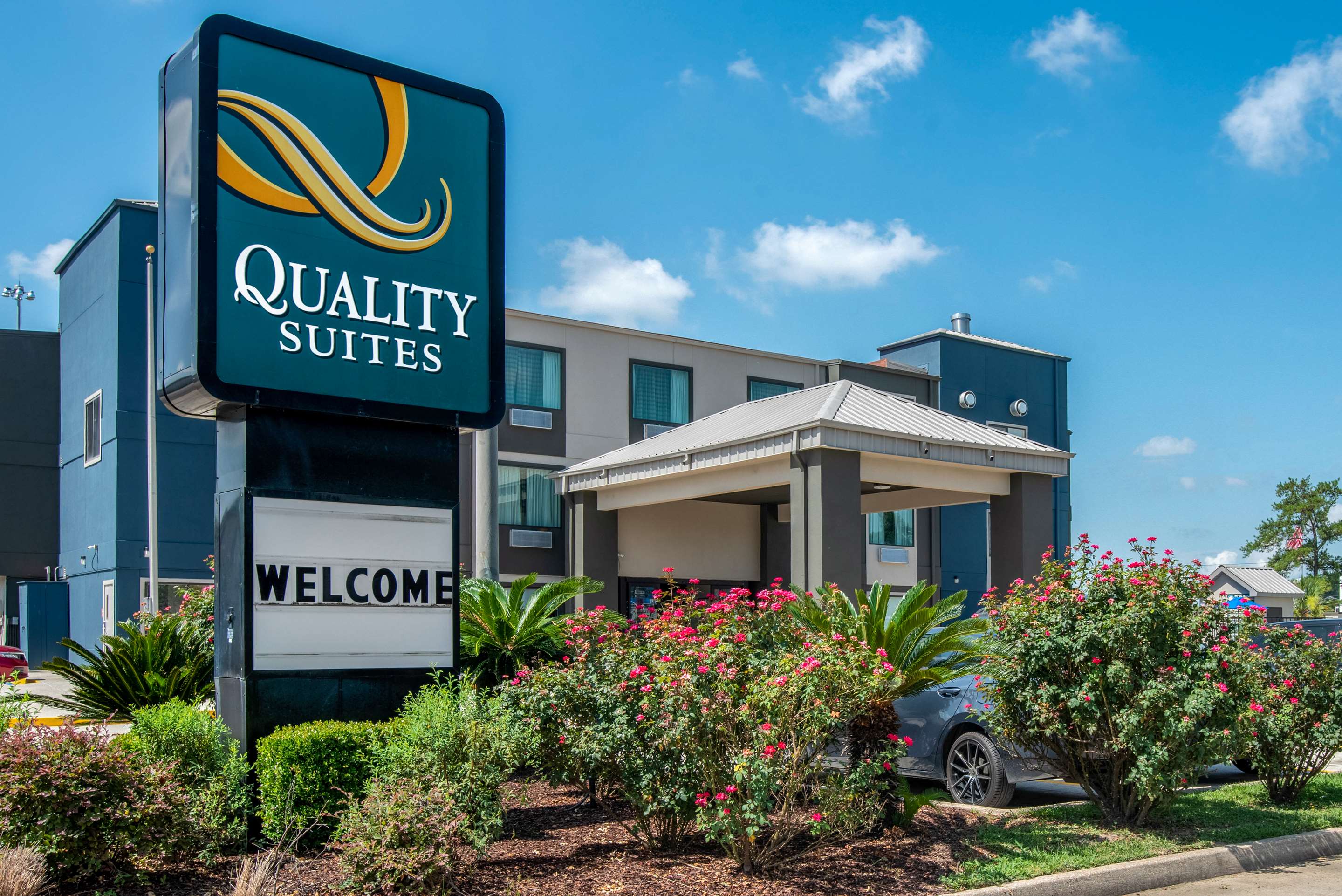 Hotel exterior | Quality Suites Baton Rouge East - Denham Springs