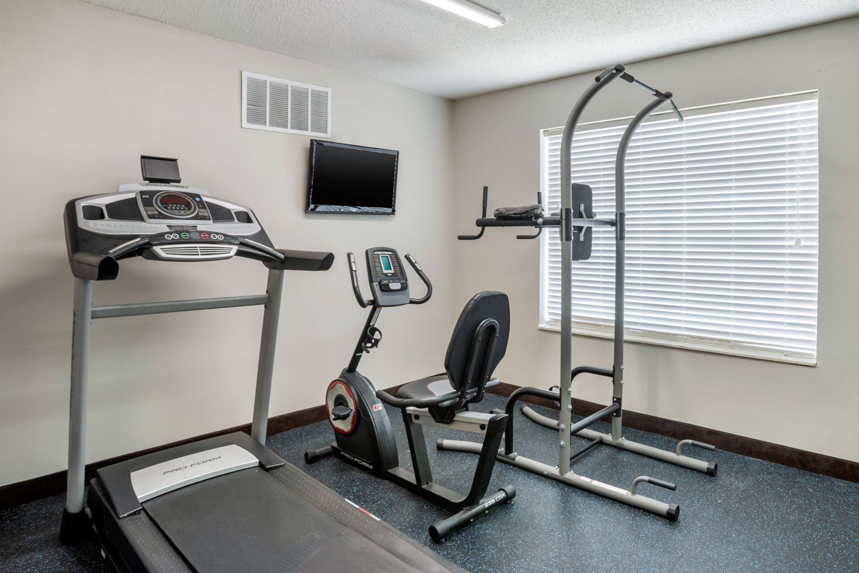 Fitness center | Quality Suites Baton Rouge East - Denham Springs