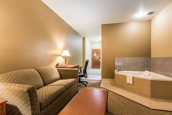 Suite - Quality Suites New Iberia