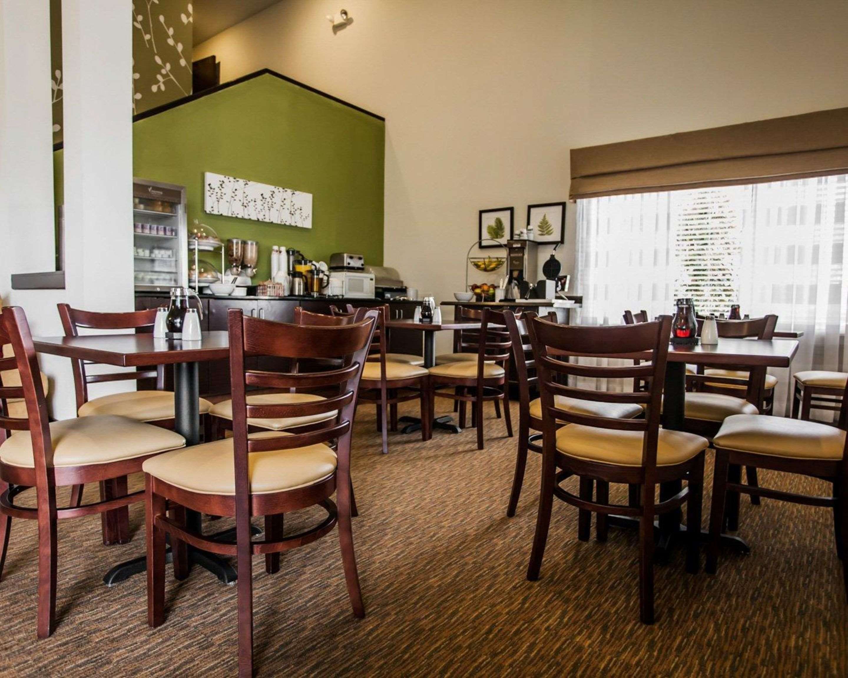Breakfast room