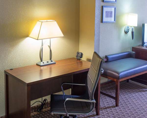 Suite - Comfort Suites Port Allen - I-10, Exit 151