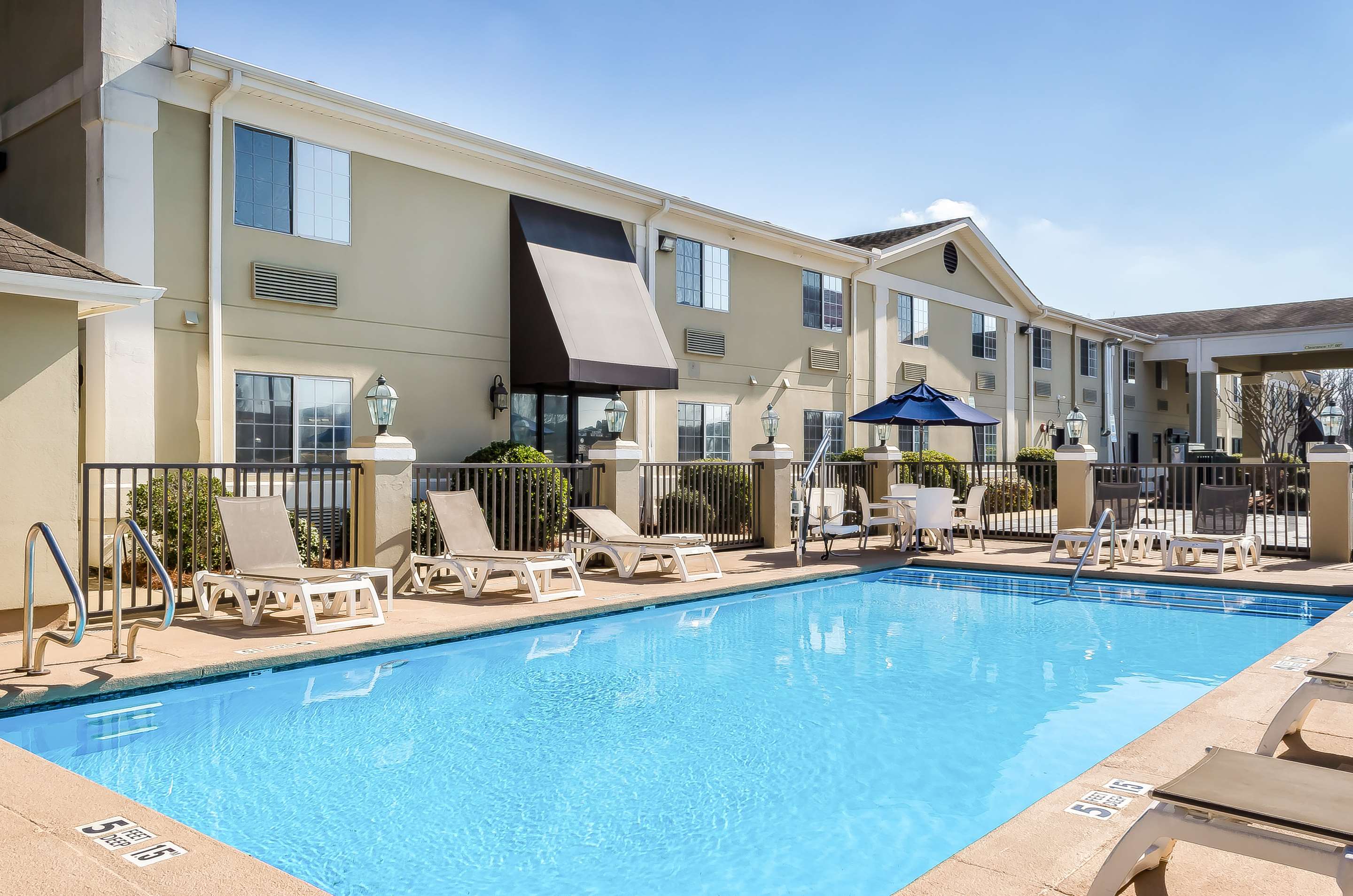 Outdoor seasonal pool
