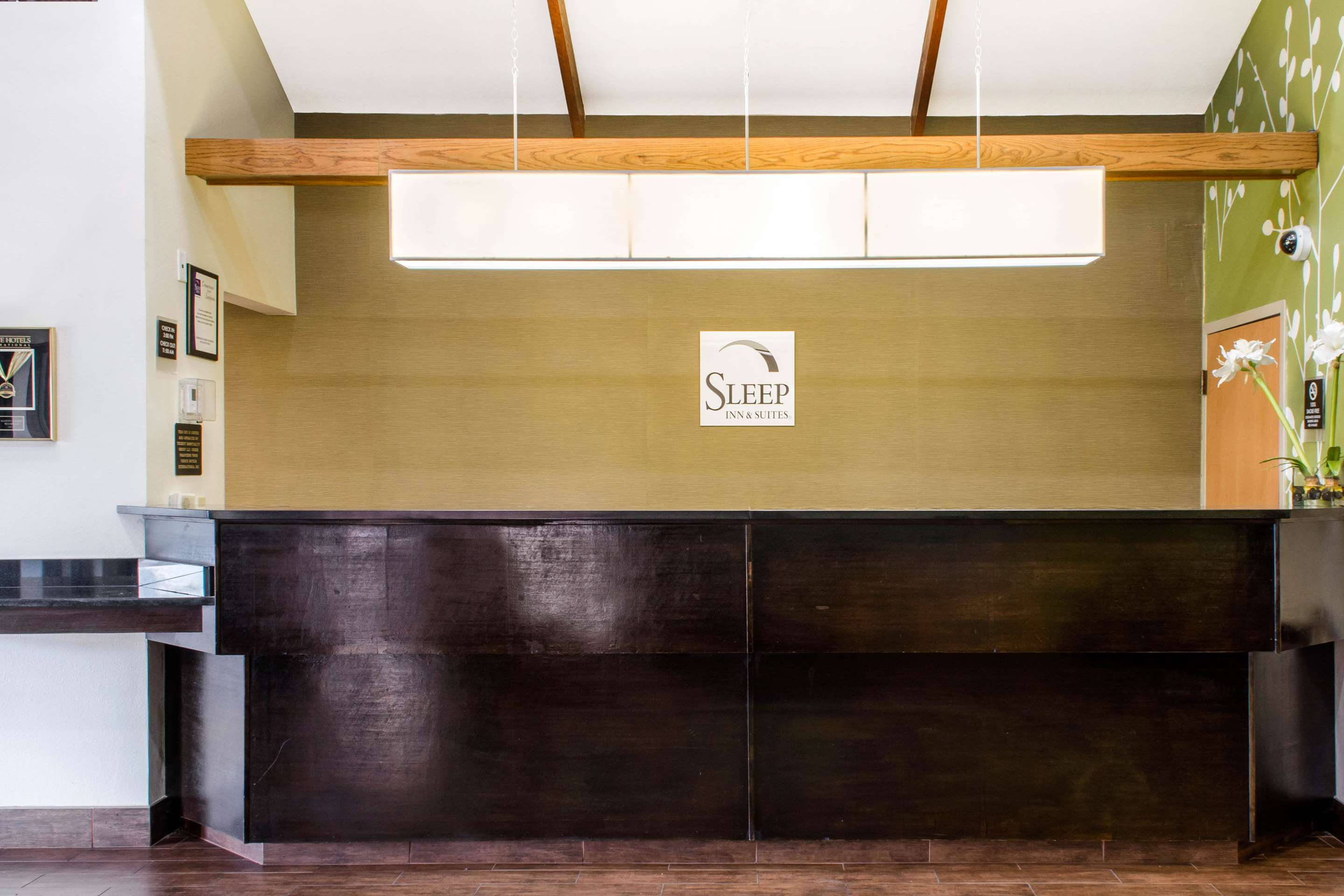 Front desk | Sleep Inn & Suites Metairie