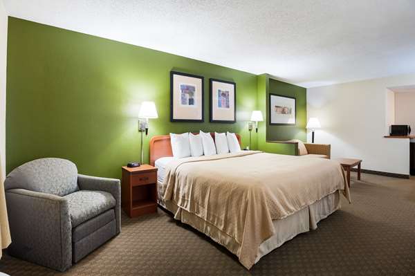 Suite - Quality Inn & Suites Lake Charles - I-210, Exit 8