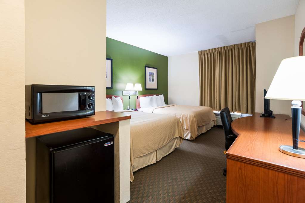QUALITY INN AND SUITES LAKE CHARLES-guestroom-Guest Room,On-Site.jpg