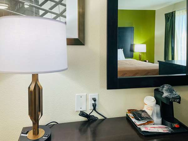  - Quality Inn & Suites Lake Charles - I-210, Exit 8