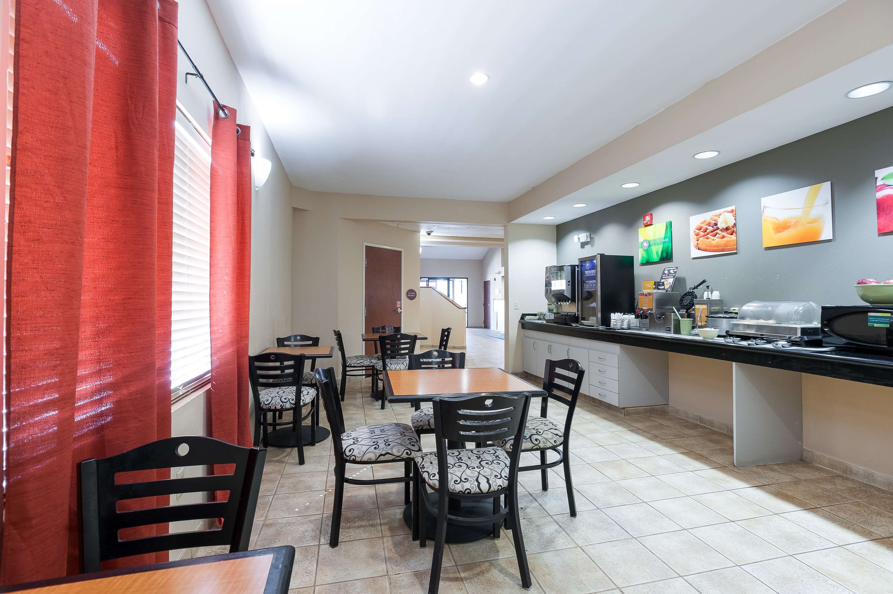 Breakfast area