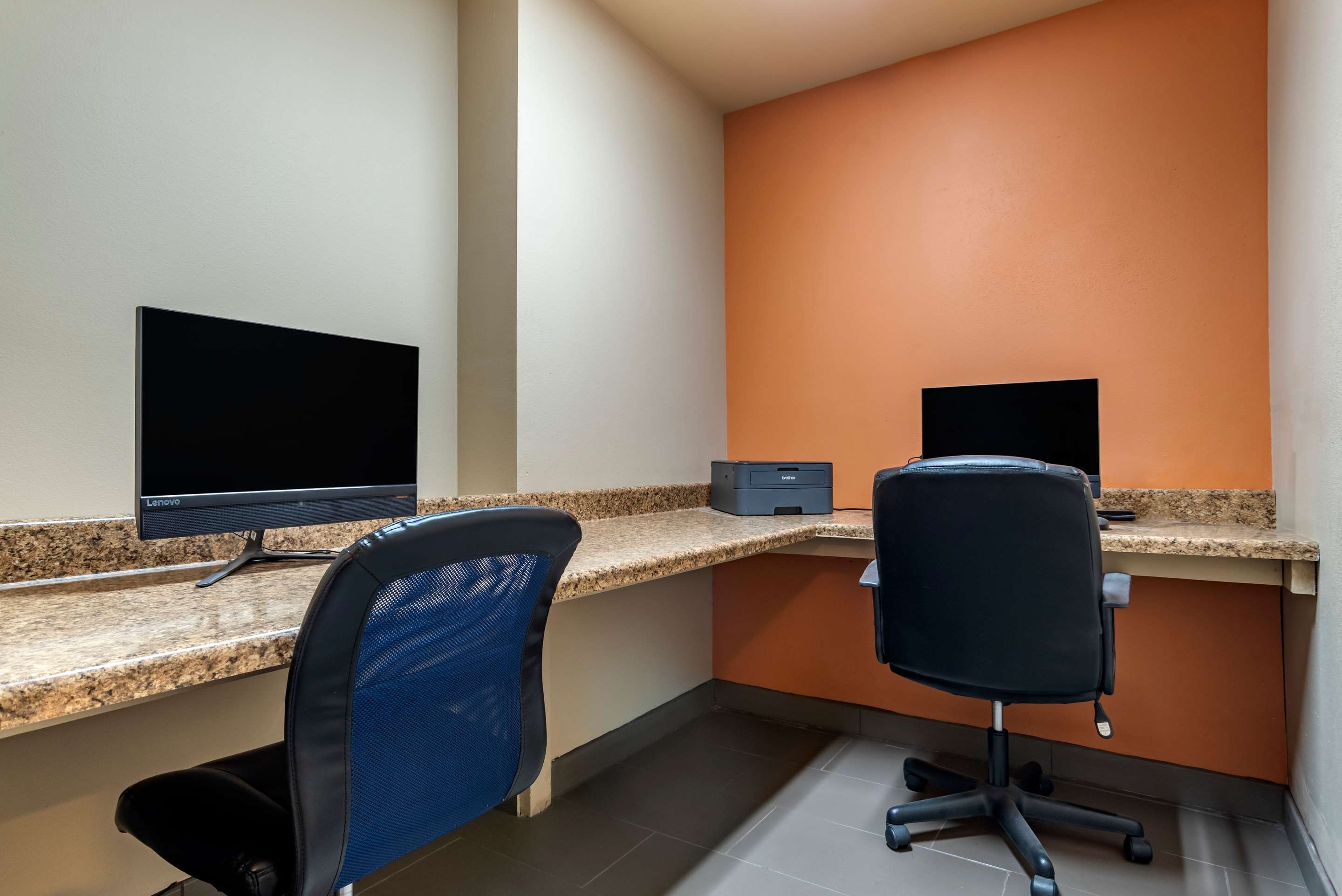 Computer in the lobby | Comfort Inn Amite